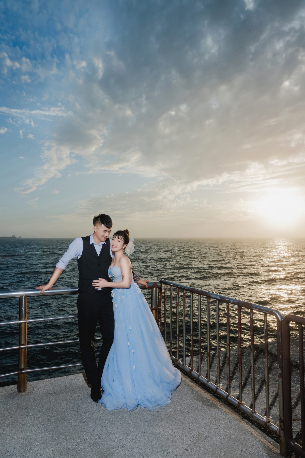 高雄港灣婚紗合影